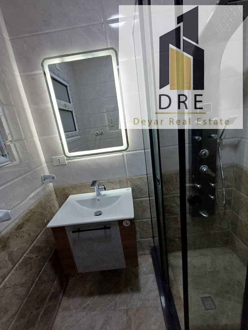 11 448d7ae4-71b9-4f85-81b4-99475a140b3e. jpg