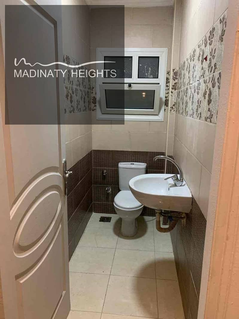 3 096a5168-0dfa-45df-92f6-19aed2d82890. jpg