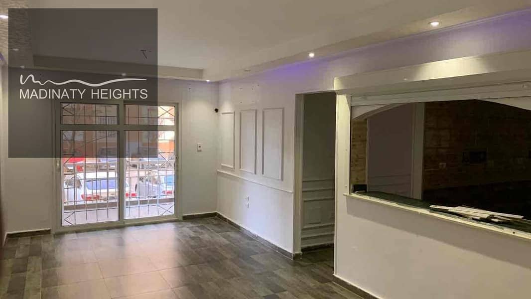 10 f27f5a30-86fb-4448-8d92-9f3de11440d6. jpg