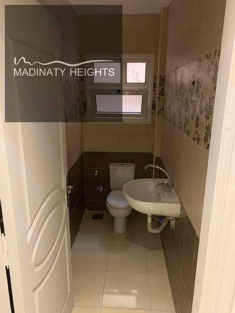 18 765b0477-8e88-494d-ad6f-cc2f3ffc8b23. jpg