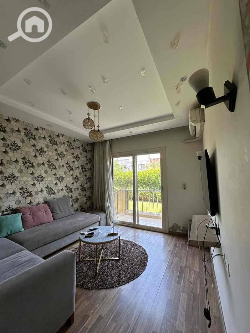 4 e3fe8e6d-68d0-403e-a065-5871d53a7cfa. jpg