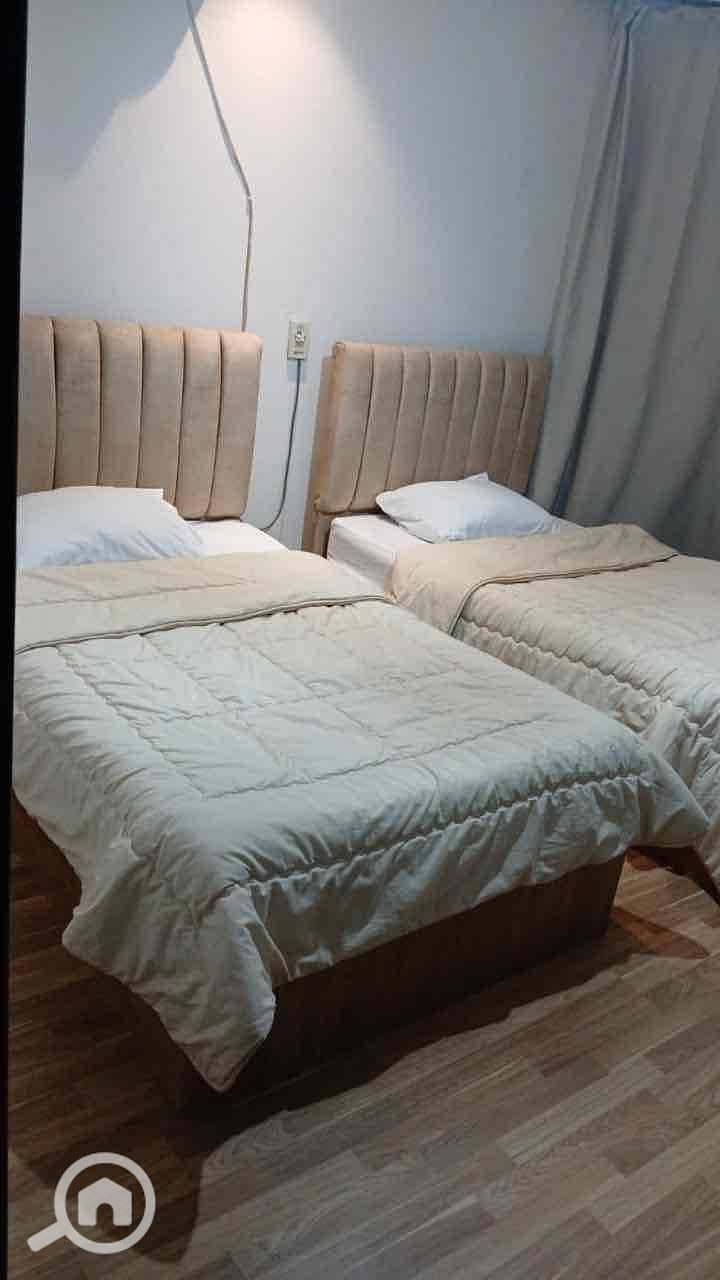 10 b67cf922-4f6b-462b-bb65-46fa41d02e58. jpg