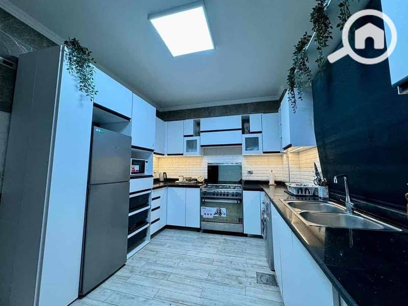 24 e13579d3-0298-4b54-9d6a-69efaae1e162. jpg