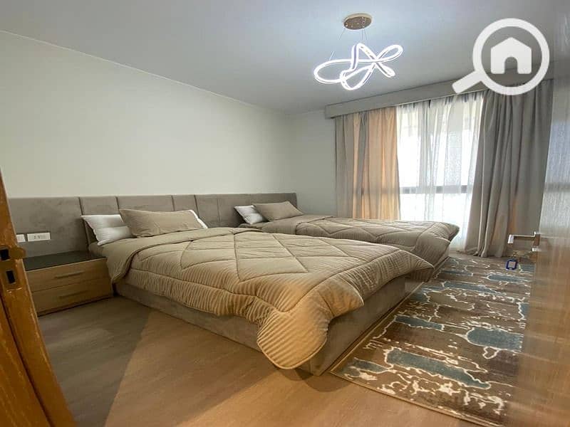 10 e1e06552-7004-41b1-bd51-40c5119e8fbf. jpg