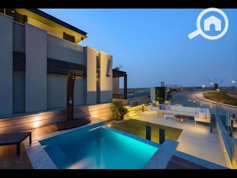 3 4479618-836e0o. jpg