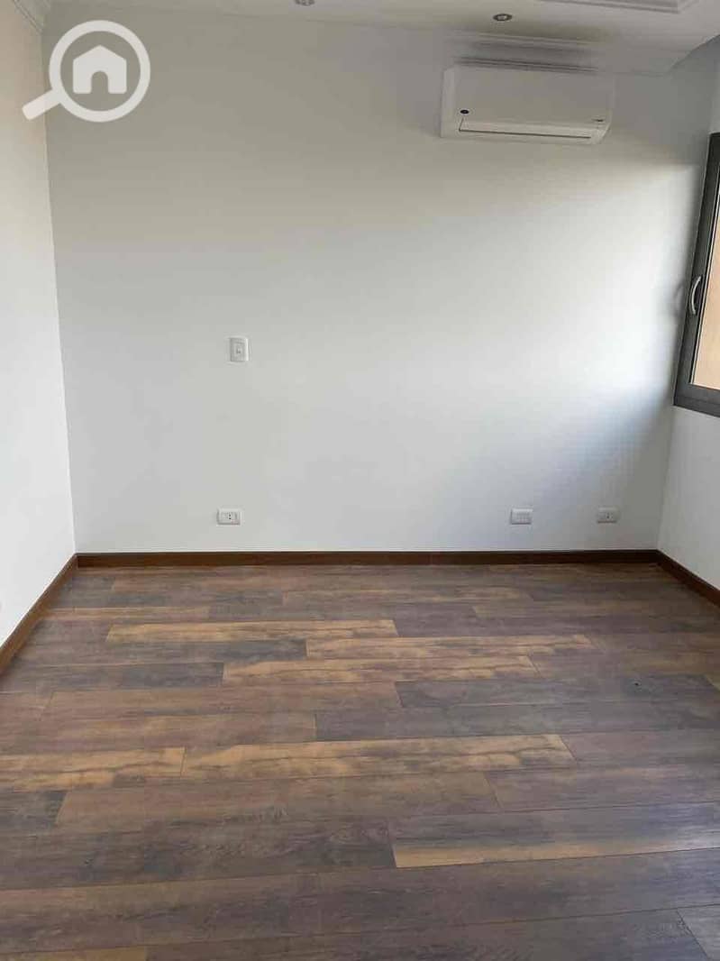 11 2b880fd3-5e55-4ff1-bbeb-9e419a5af0e0. jpg