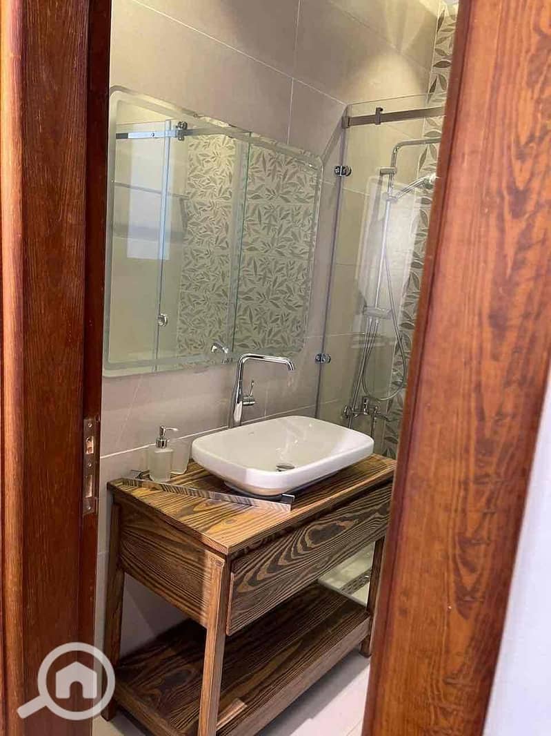 12 2732be4c-c2e9-45d2-bc81-d8dbd049b2e4. jpg