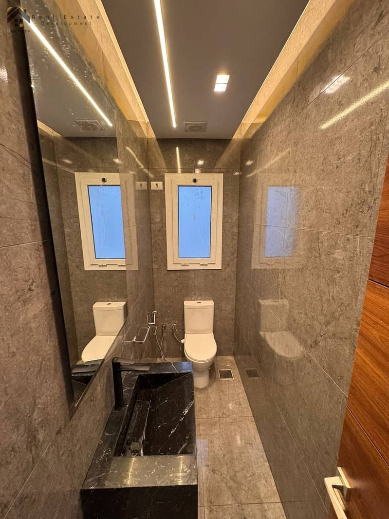 11 WhatsApp Image 2025-11-15 at 15.57. 40_abae2e1e. jpg