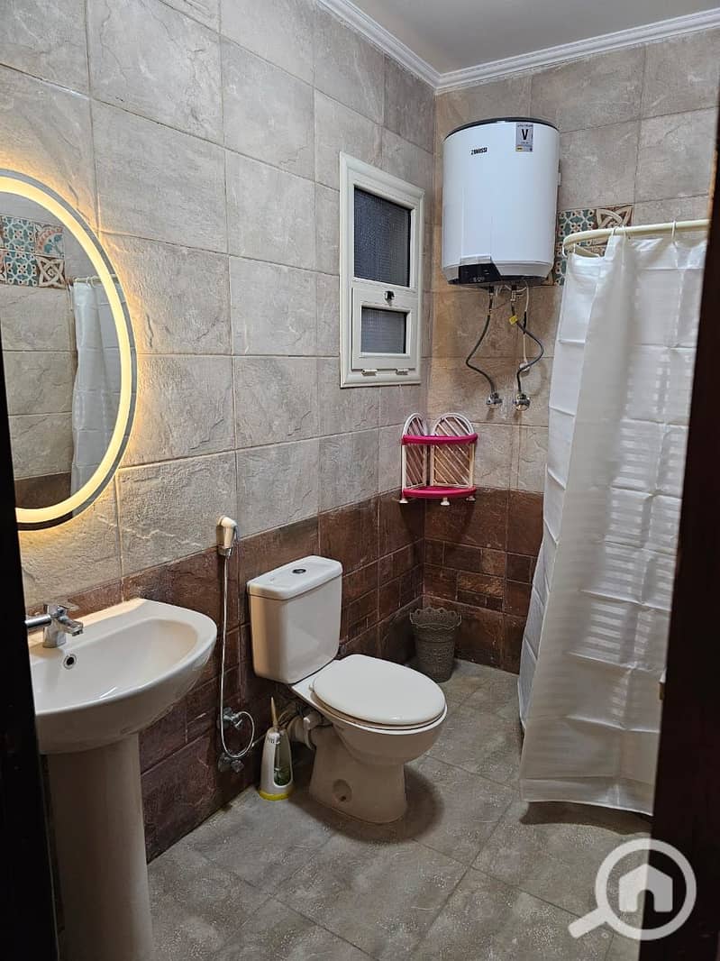 4 0f1c22a7-d3b8-459a-aa71-9c95fedad2d8. jpg