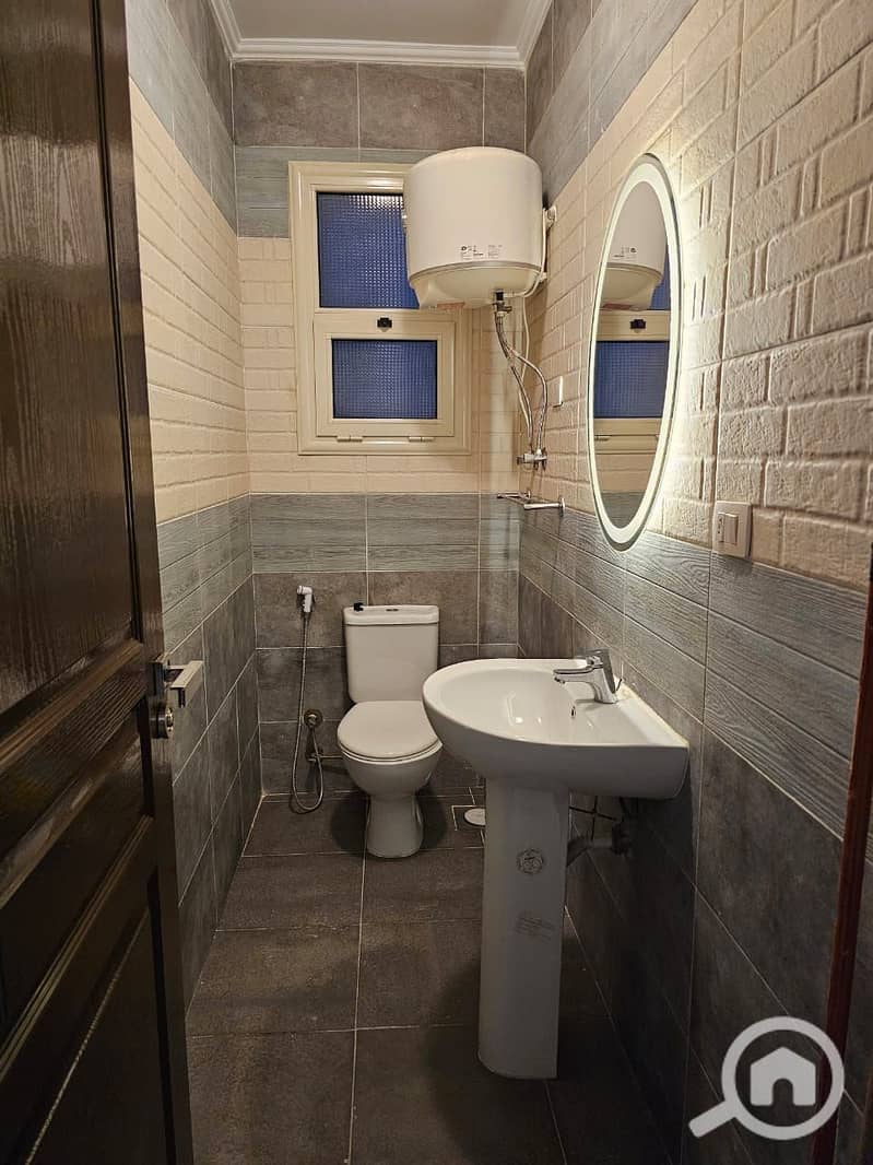 11 75b59bb8-4692-4d41-a715-68653eb988dd. jpg