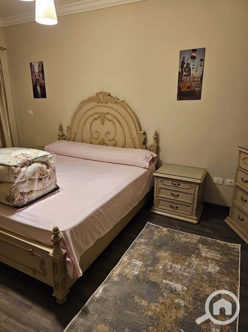 27 f707f6ab-f8a3-47c6-987a-6a56dff4d2cc. jpg