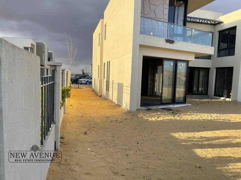 4 WhatsApp Image 2025-12-16 at 12.04. 52 PM (1). jpg