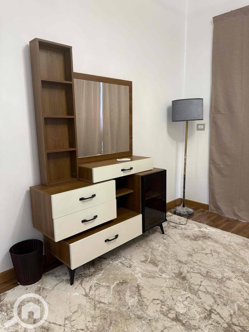 12 38dffa0c-4787-427b-94ae-8dd209fc25be. jpg