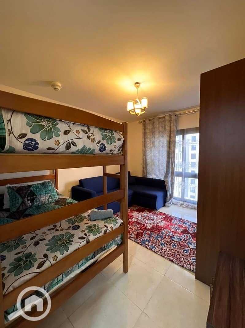 10 photo_5893001559308700576_y. jpg