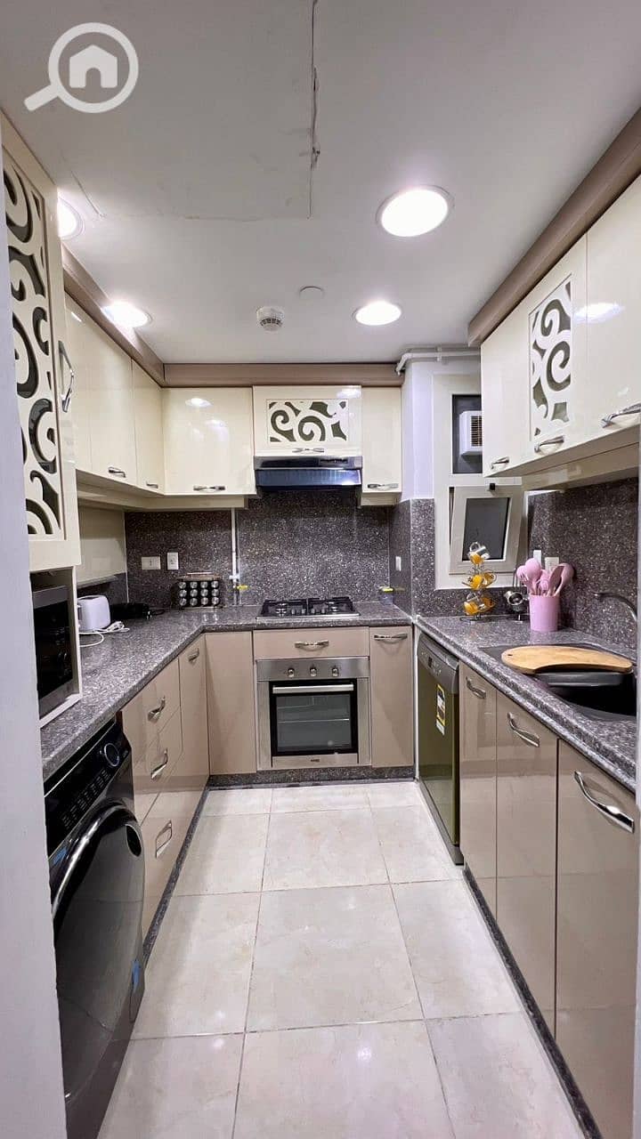 12 photo_5893001559308700583_y. jpg