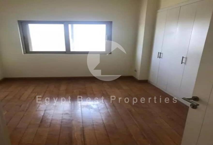 4 6be63acf-b8e4-4ac3-a5f6-161263fa8e1b. jpg