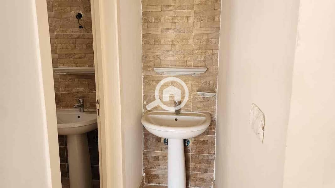 3 71baa411-0248-42ca-a36b-bd269fbc3a7e. jpg