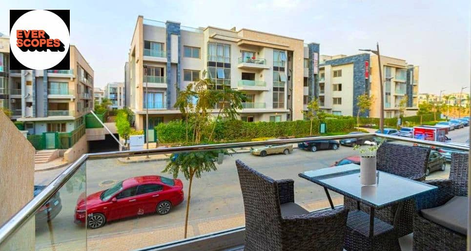 9 Galleria moon. PNG