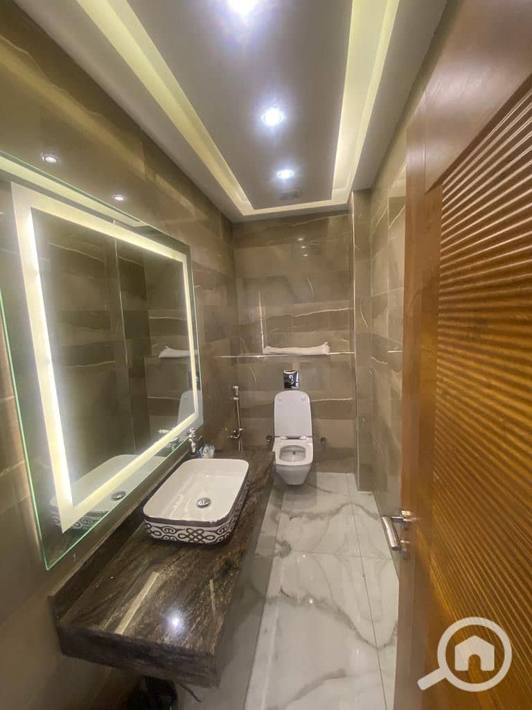 5 270c10c8-db60-486f-a12e-e31e6ba47d05. jpeg