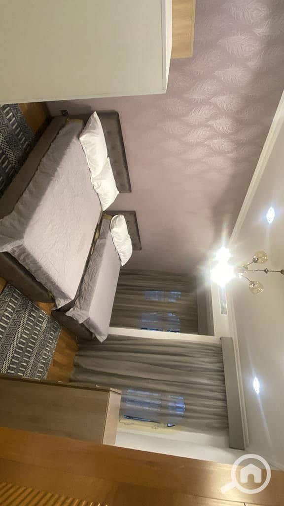 10 d112f498-dc18-4f21-ada5-2fcea7d28939. jpeg