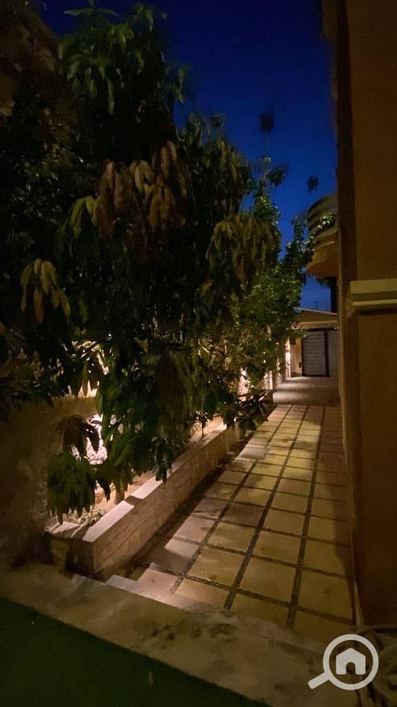 18 f8c96400-803a-4c48-8f74-178ca8a38443. jpeg