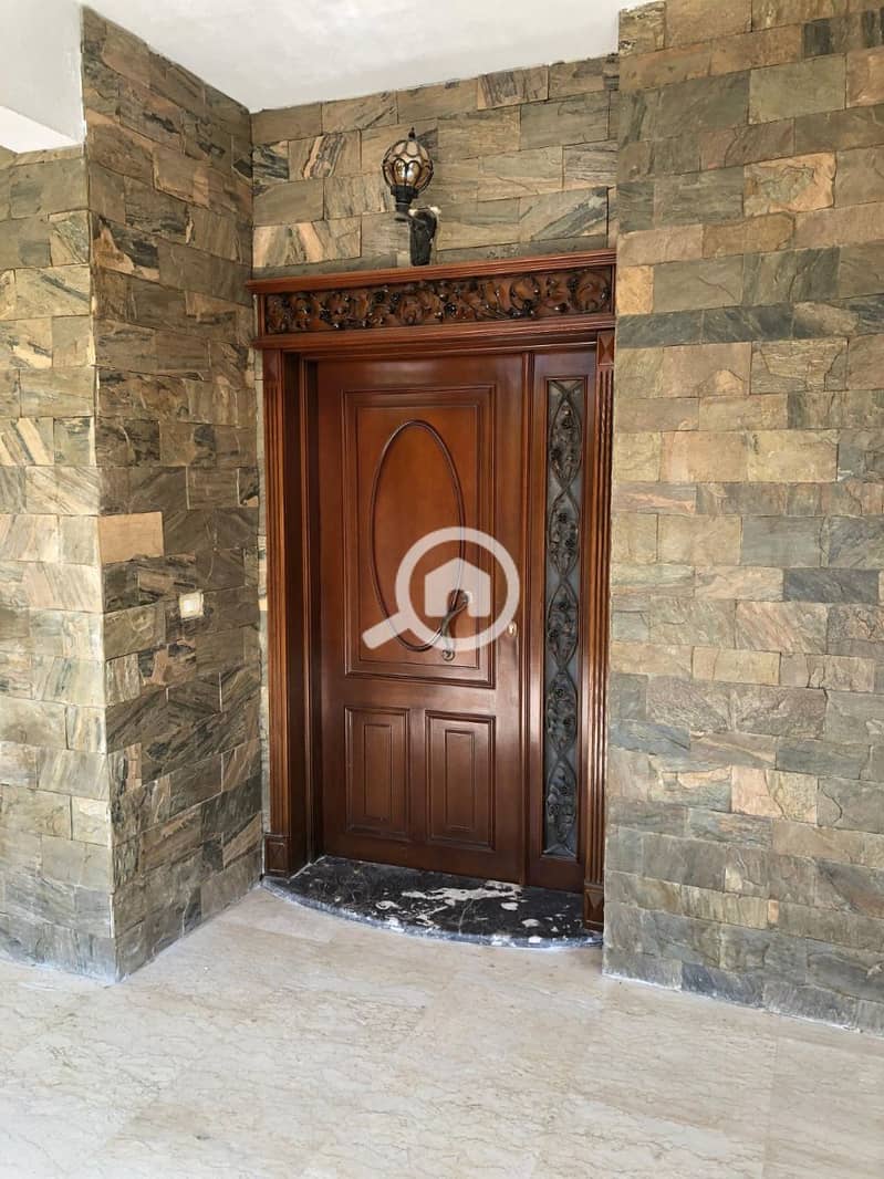 7 photo_5893001559308700589_y (1). jpg