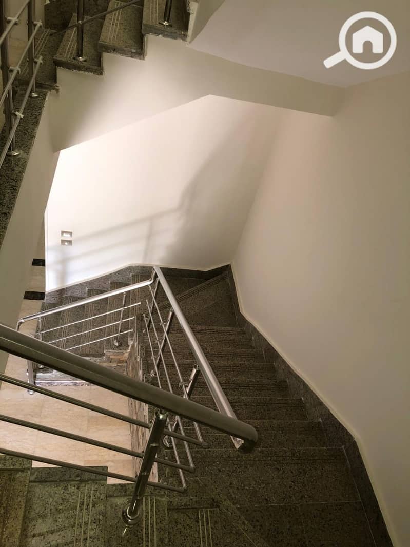 8 photo_5893001559308700587_y (1). jpg