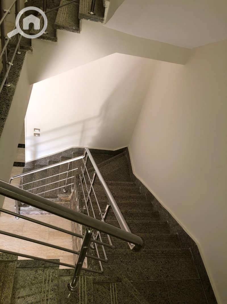 18 photo_5893001559308700587_y. jpg