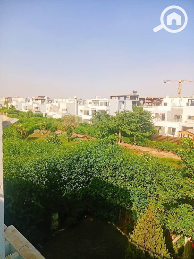 24 photo_5893001559308700597_y (1). jpg