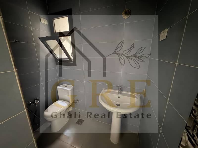 10 cfc69ec3-db62-4b22-b75a-6422b0c0f2ba. jpg