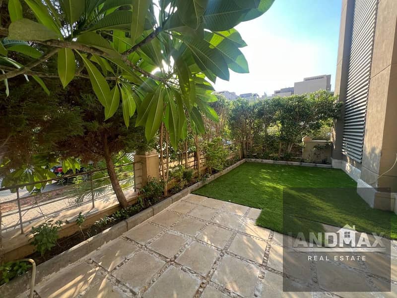 18 photo_5909192301819399939_y. jpg