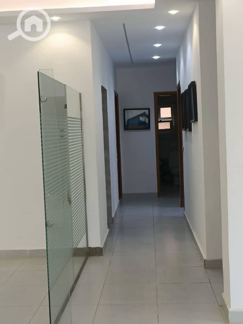 3 photo_5893001559308700606_y. jpg