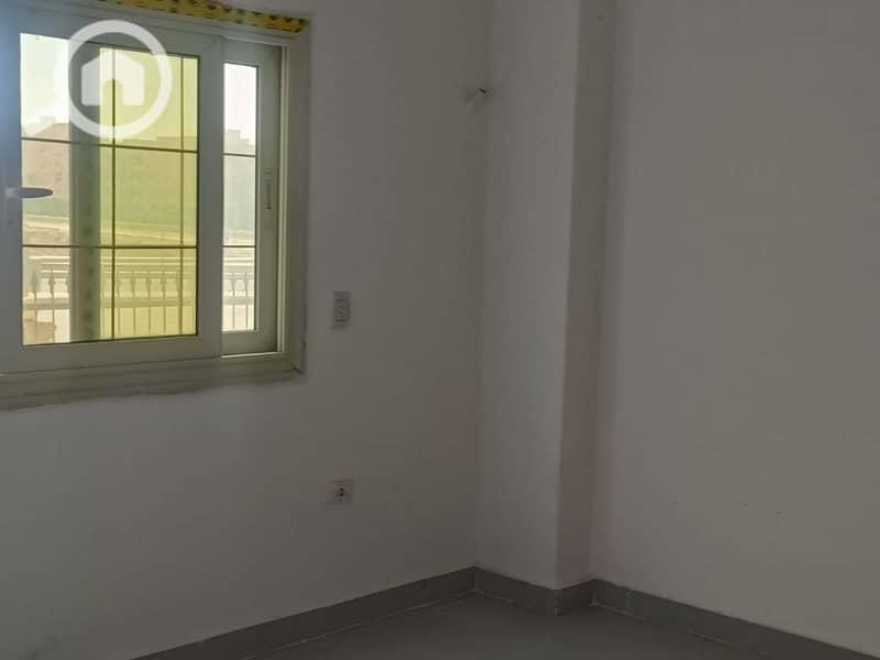 8 photo_5893001559308700607_y. jpg