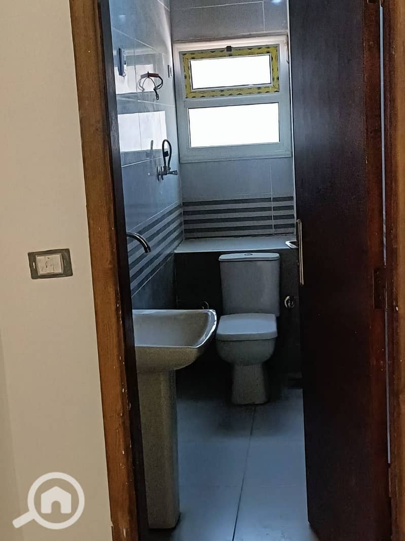 9 photo_5893001559308700603_y. jpg