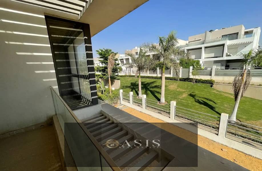 3 8323236-faec8o. jpg