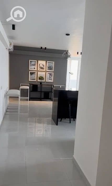 8 f8e472b98e0543bf859a3f3911880312. jpg