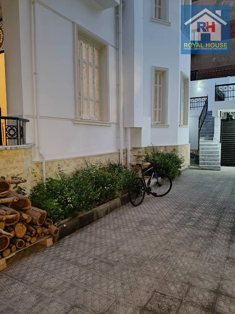 10 0e15d242-4402-4c29-8e66-51aab7838c54. jpeg