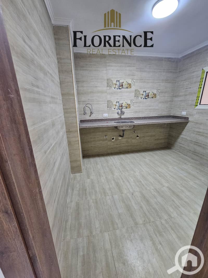 6 716e6826-75d6-49de-8f09-3a7aae1ac29a. jpg