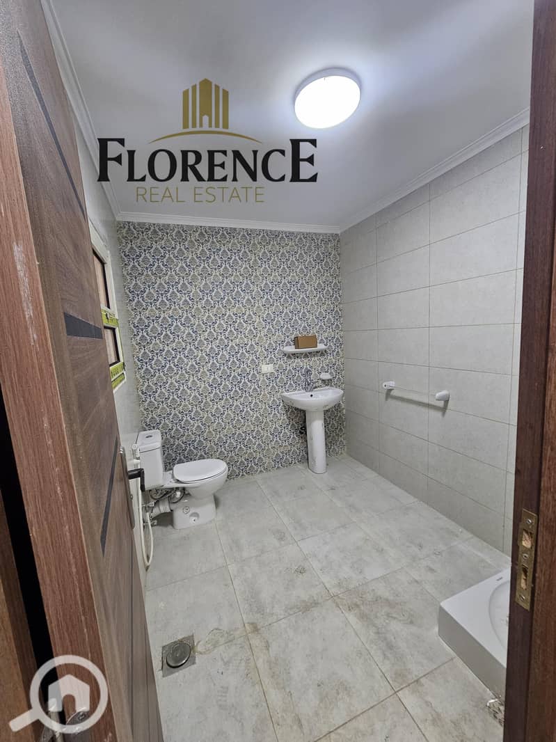 8 860b5072-f38c-4c30-ade3-8643bbe63429. jpg