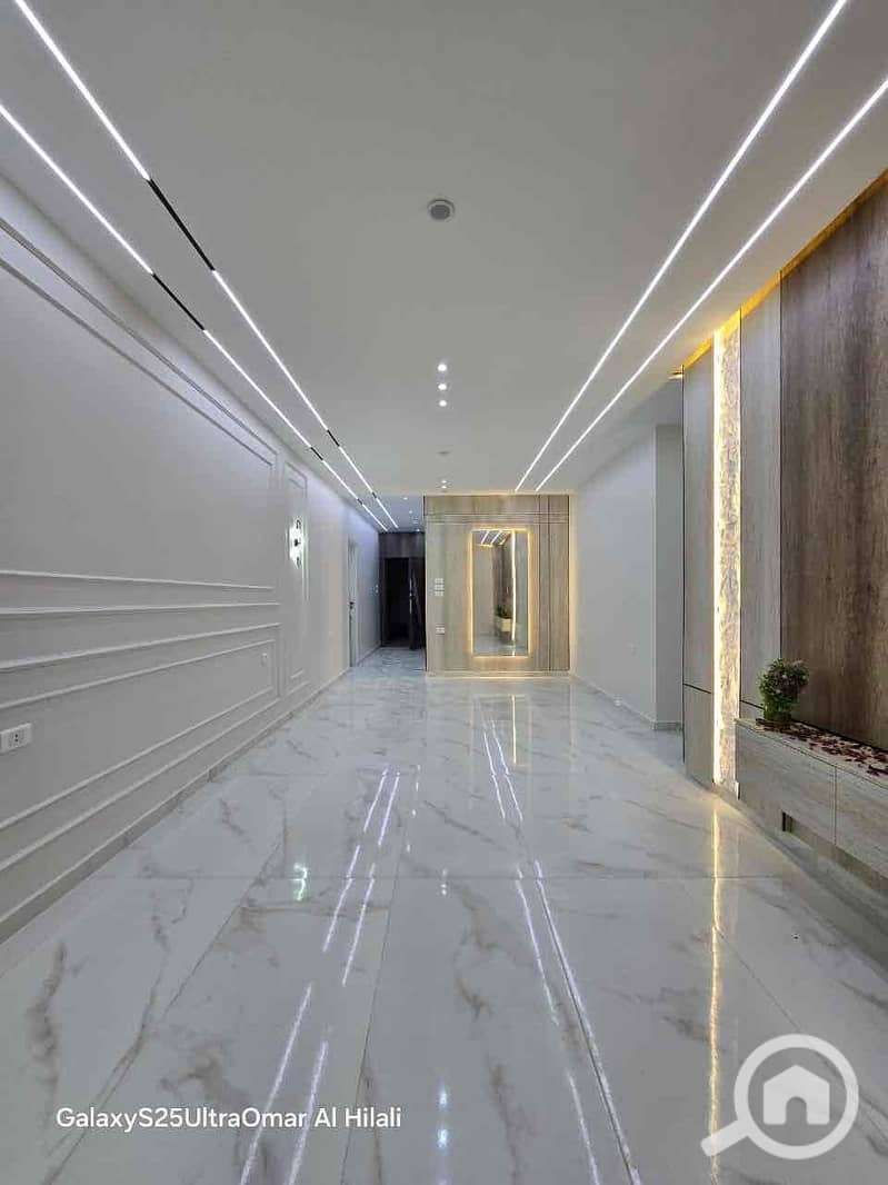 7 5952d175-32d8-4317-a1f8-ebc4a9f924ad. jpg