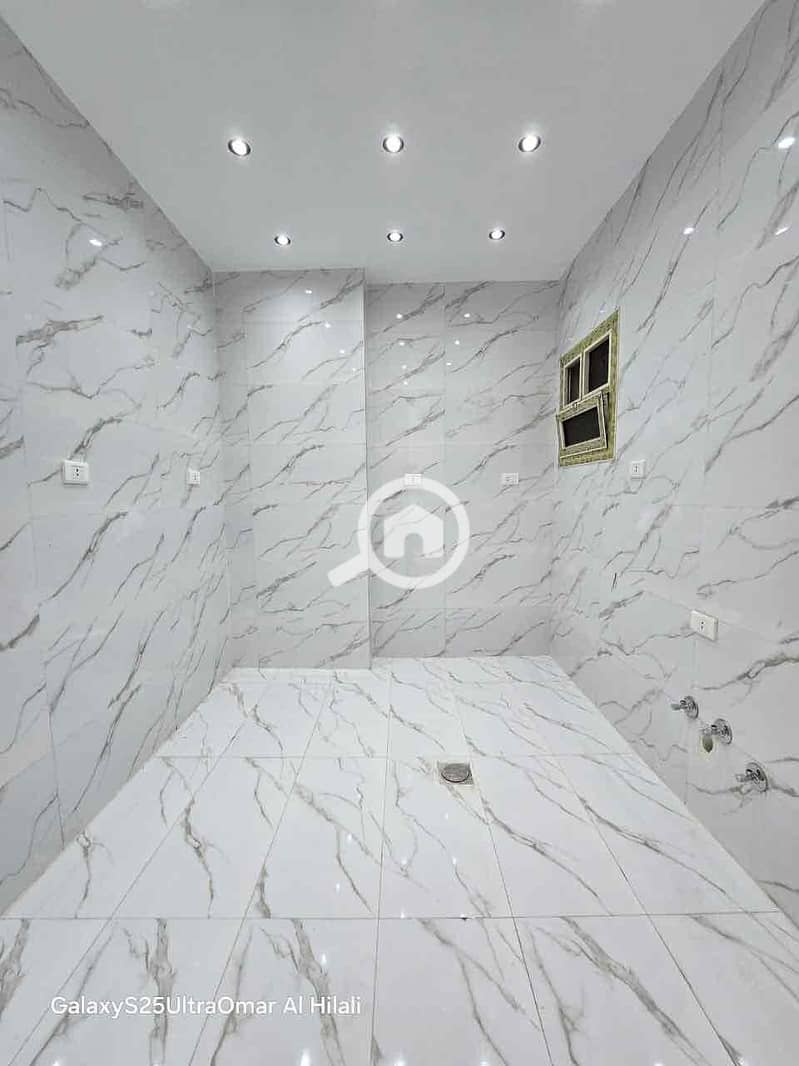 8 7cff2639-bfdf-4359-94df-429b0aad9ed8. jpg