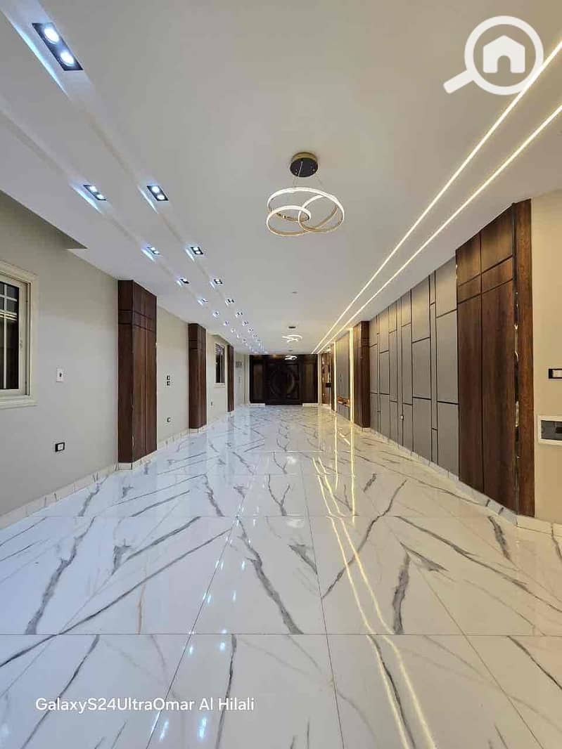 10 f225e9ce-41c5-4574-b28e-1828b8b8df86. jpg