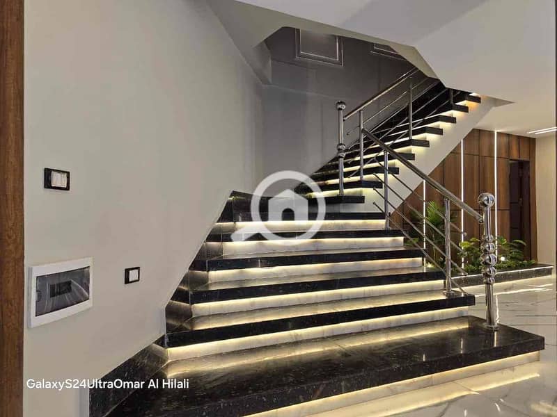 14 ca8a275a-bbdc-49c7-a2c3-4315c1fc83f8. jpg