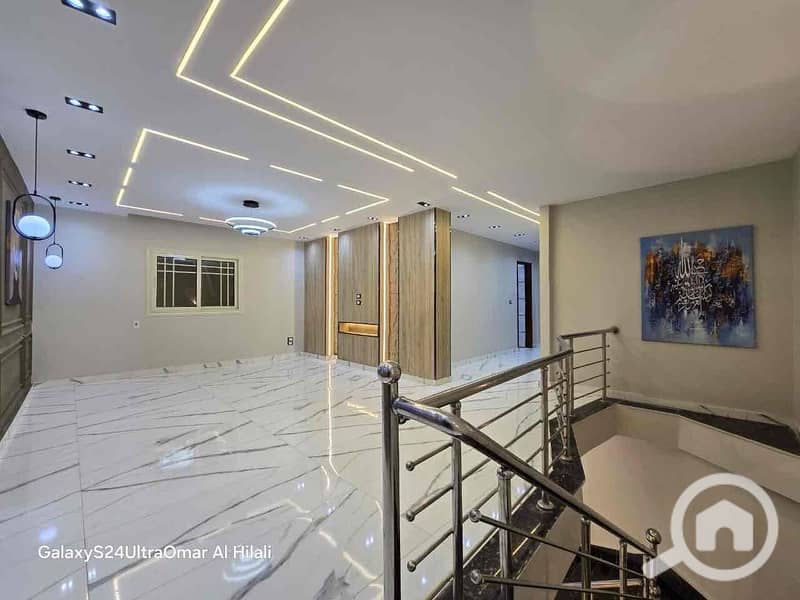 27 02a7dccd-e0c3-42db-81d2-44daf9473bc3. jpg