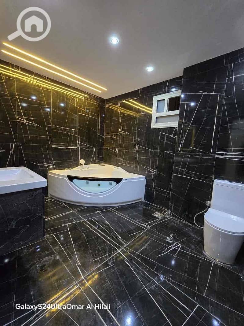 35 ff6d7cd4-5ec3-4c56-b032-03e418e091ba. jpg