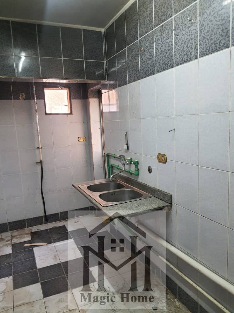 10 242554ac-cc17-42ed-b859-319a98256ecc. jpg