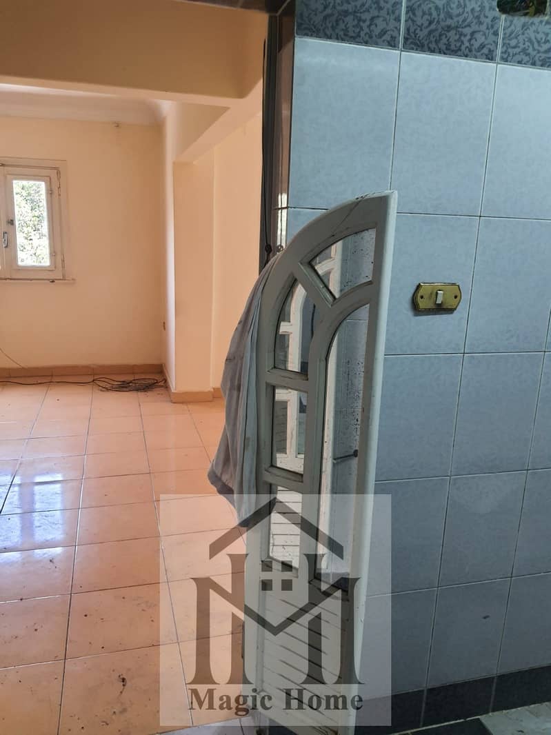 12 f9eb0ced-ec4f-4e98-9a5d-f65f0f300fd9. jpg