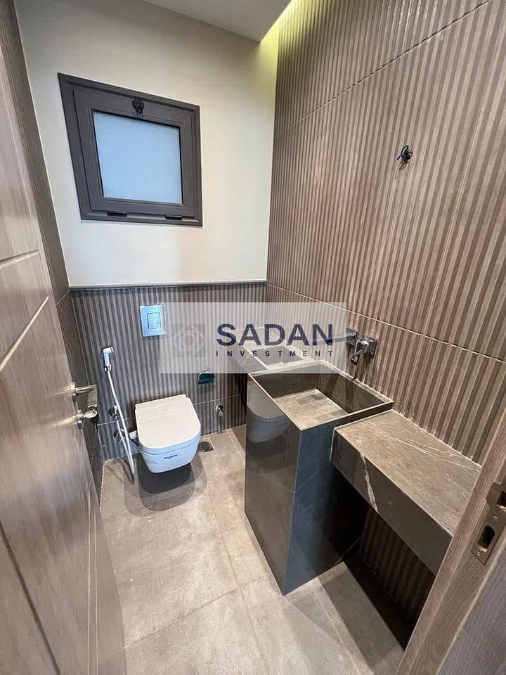 5 ca5d78c8-f743-4fa5-8613-3ed31d6b074d. jpeg