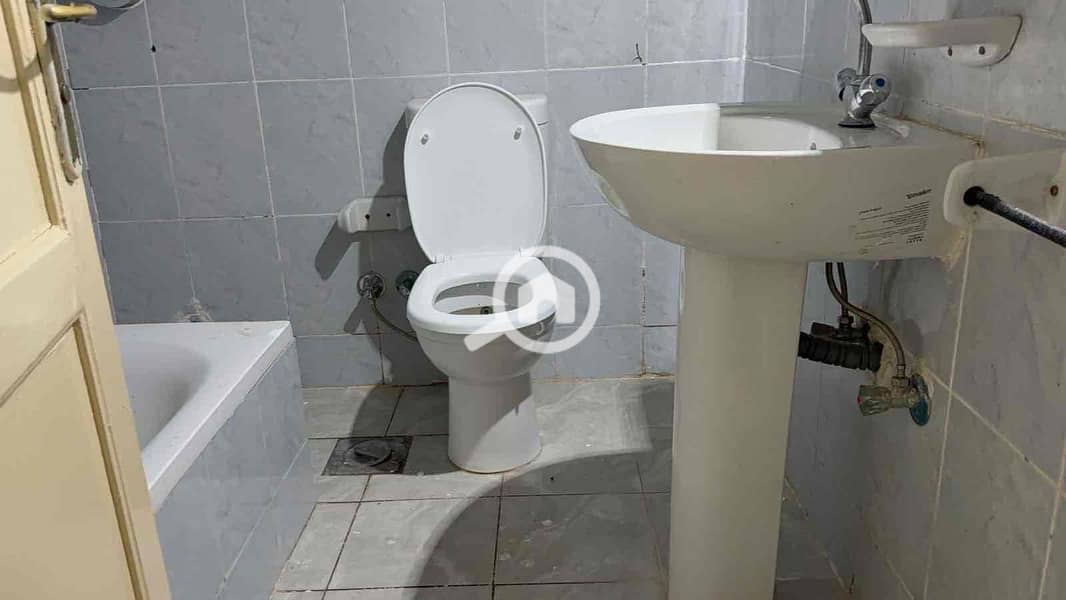 6 0165aabe-7dce-4f58-893c-e9e6713ed2be. jpg