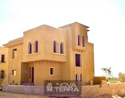 8 Bedroom Villa for Sale in Sheikh Zayed, Giza - j5. jpg